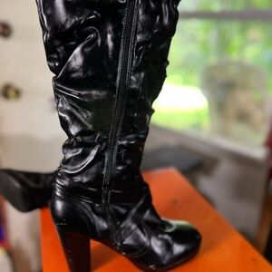 Black Wide Leg Knee Heeled Boots
